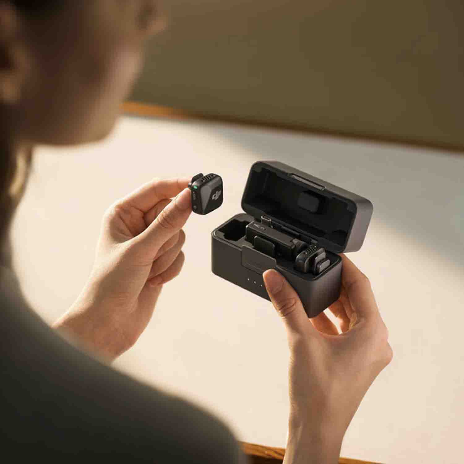 DJI Mic Mini 2-Person Compact Wireless Microphone - Image 3